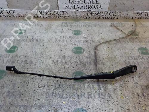 Used Front windshield wiper arm Front windshield wiper arm 4006823 4006823
