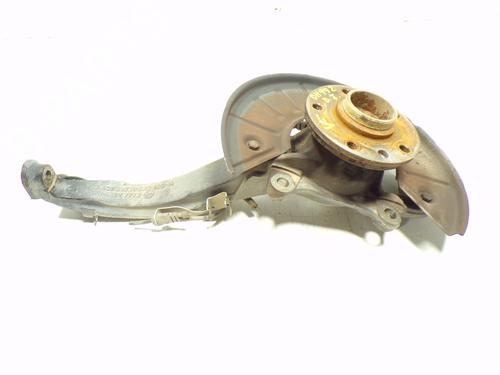 Venstre Styrespindel lagerhus VW TOUAREG (7LA, 7L6, 7L7) 2.5 R5 TDI (174 hp) 8926170