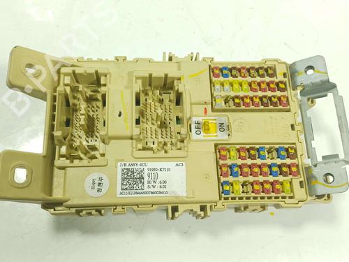 Used Fuse box Fuse box 39598562 39598562