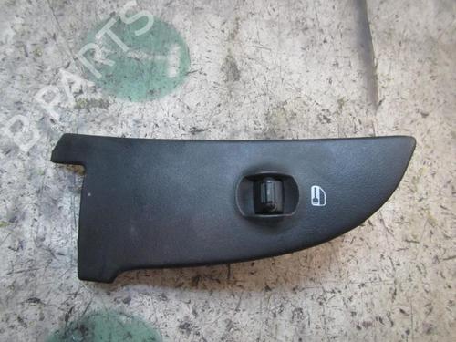 Used Right front window switch Right front window switch JEEP CHEROKEE (KJ) 2.4 4x4 (147 hp) 4011696 4011696