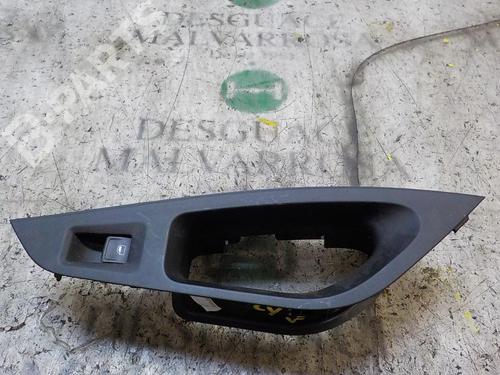 Used Right rear window switch Right rear window switch SEAT LEON (5F1) 1.6 TDI (105 hp) 3997952 3997952