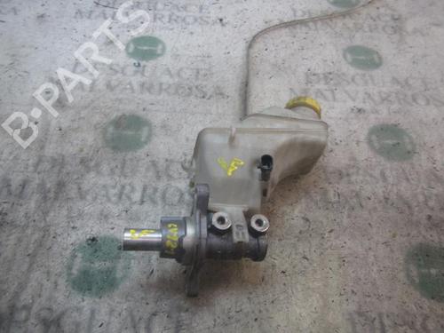 Used Brake master cylinder Brake master cylinder FIAT GRANDE PUNTO (199_) 1.3 D Multijet (199.AXD11, 199.AXD1A, 199.AXD1B,... (90 hp) 3833298 3833298