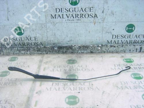 Used Front windshield wiper arm RENAULT MEGANE II (BM0/1_, CM0/1_) 1.9 dCi (BM0G, CM0G) (120 hp) 3744370