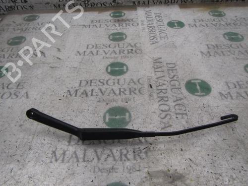 Used Front windshield wiper arm Front windshield wiper arm 3827895 3827895