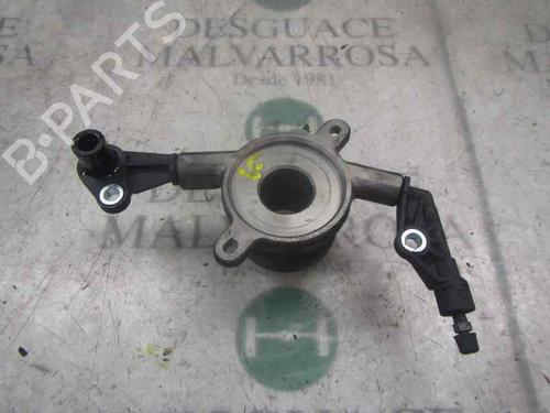 Used Clutch slave cylinder Clutch slave cylinder 14275823 14275823