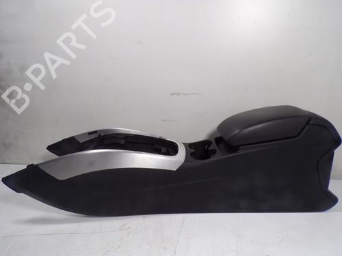 Armrest / Center console AUDI Q5 (8RB) 3.0 TDI quattro 8R0864207EXXB | 8R0864981F