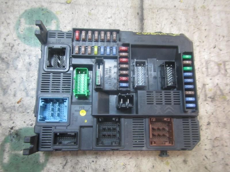 Fuse box PEUGEOT 208 I (CA_, CC_) 1.6 HDi 3839031 BParts