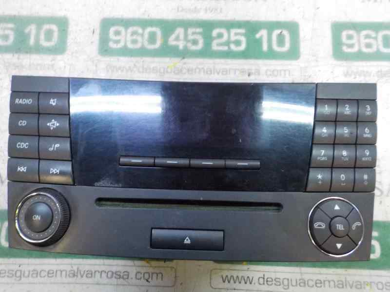 Radio Mercedes Benz E Class W211 E 200 Kompressor 211 042 B Parts