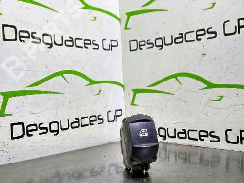 Used Right front window switch Right front window switch RENAULT MEGANE II Saloon (LM0/1_) 1.5 dCi (LM0F, LM0T, LM2B) (82 hp) 7136678 7136678