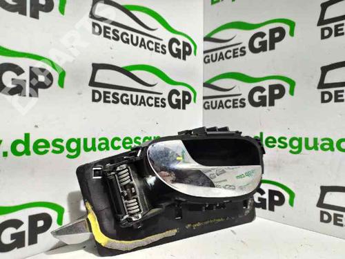 Used Front left interior door handle Front left interior door handle PEUGEOT 307 Break (3E) 2.0 HDI 110 (107 hp) 7150876 7150876