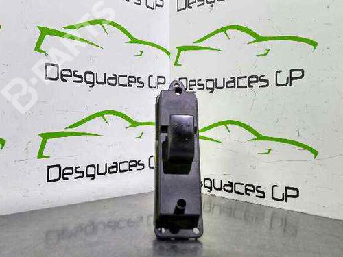 Used Right rear window switch Right rear window switch MAZDA 3 (BK) 1.6 (BK14) (105 hp) 7136775 7136775