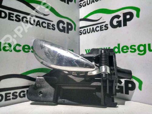 Used Front right interior door handle Front right interior door handle ROVER 25 I Hatchback (RF) 1.4 16V (103 hp) 7143825 7143825