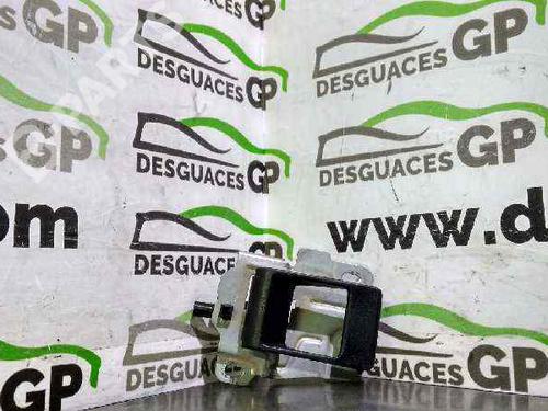 Used Front right interior door handle Front right interior door handle LAND ROVER FREELANDER I (L314) 2.0 Td4 4x4 (112 hp) 7138541 7138541