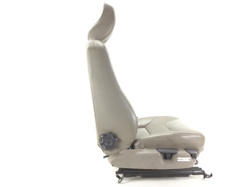 Right front seat VOLVO XC70 I Cross Country (295) D5 XC AWD