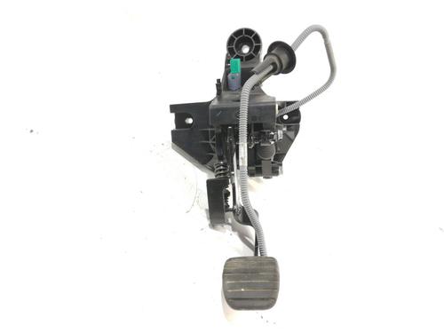 Used Clutch pedal RENAULT TRAFIC III Van (FG_) [2014-2025]  17680151