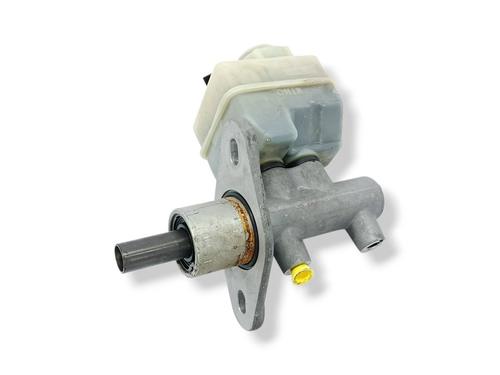 Used Brake master cylinder SUZUKI SAMURAI Closed Off-Road Vehicle (SJ_) [1984-2004]  33166841