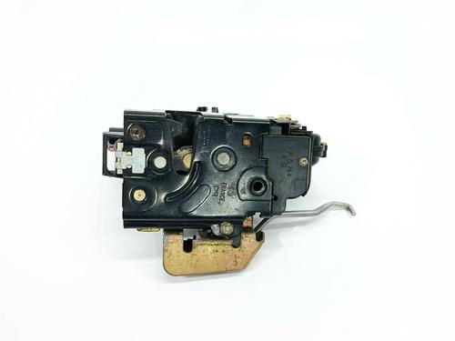 front-right-lock-audi-a6-c5-4b2-4b4-1997-1998-1999-2000-2001-2002-2003-2004-2005-33314002 main image