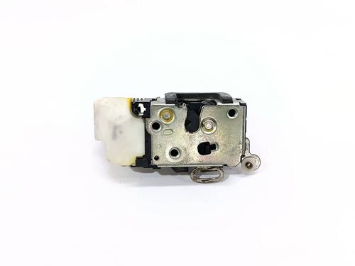 Høyre foran lås ALFA ROMEO 147 (937_) 1.6 16V T.SPARK (937.AXA1A, 937.AXB1A, 937.BXB1A) (120 hp) 31154127