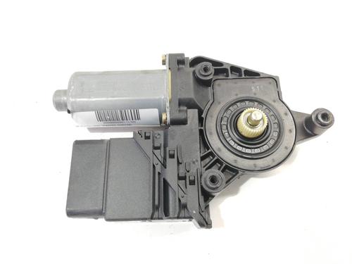 Vindusheismotor høyre bak VW PASSAT B5 (3B2) [1996-2001]  15864479