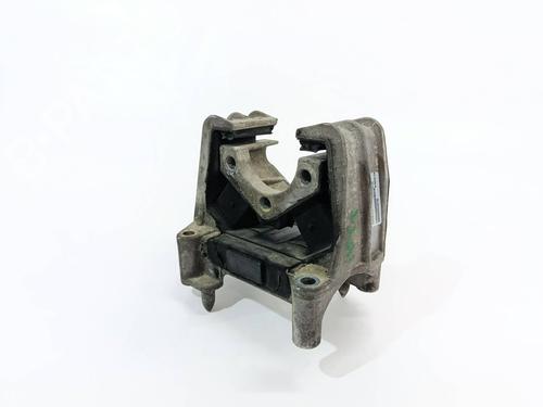 Used Engine mount OPEL VECTRA B (J96) [1995-2004]  30890955
