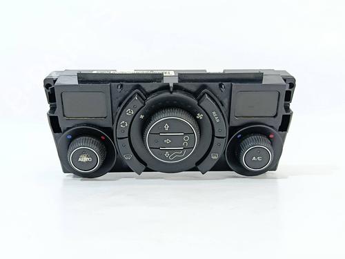 Used Climate control PEUGEOT 5008 (0U_, 0E_) 1.6 HDi (114 hp) 30052657
