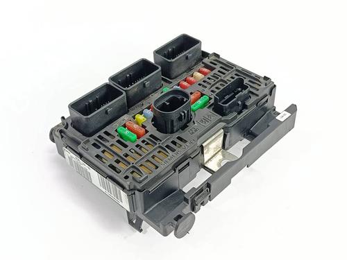 Used Fuse box Fuse box 39570440 39570440