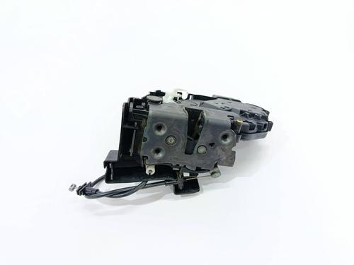 Venstre foran lås VOLVO S40 II (544) D5 (179 hp) 30925978