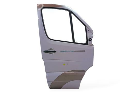 Used Right front door MERCEDES-BENZ SPRINTER 3-t Van (B906) [2006-2018]  31263369
