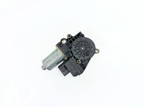 left-front-window-motor-audi-a4-b5-8d2-1994-1995-1996-1997-1998-1999-2000-2001-31862637 main image