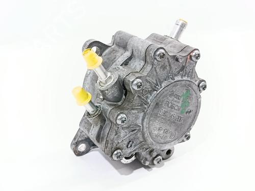 Used Vacuum pump AUDI A4 B7 (8EC) 2.0 TDI 16V (140 hp) 30290637