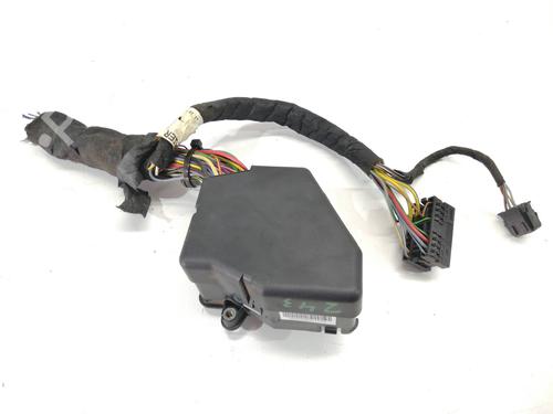 Used Fuse box VW PASSAT B5 (3B2) [1996-2001]  15864469