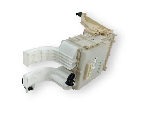 Fuse box TOYOTA YARIS (_P9_)  | BP29699048E1