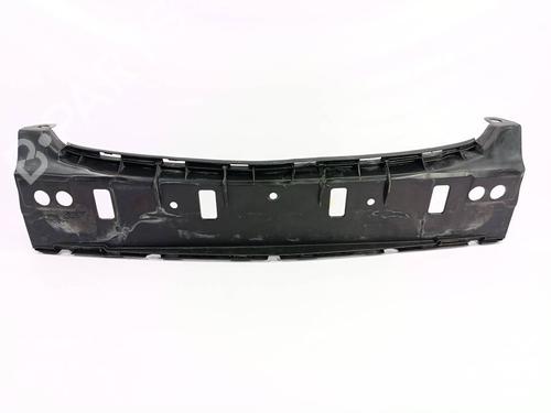 Used Front bumper bracket Front bumper bracket MERCEDES-BENZ E-CLASS (W211) E 270 CDI (211.016) (177 hp) 39881360 39881360