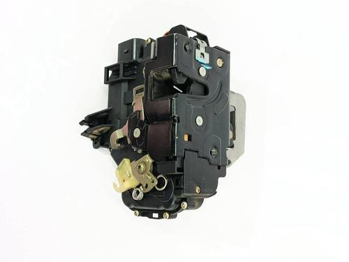 Used Front left lock Front left lock AUDI A4 B6 (8E2) 1.9 TDI (130 hp) 39944219 39944219