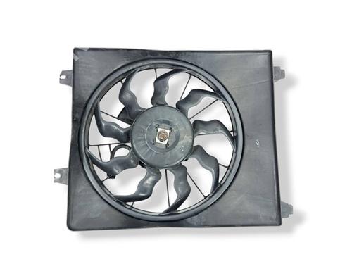 Used Radiator fan HYUNDAI SANTA FÉ II (CM) 2.2 CRDi 4x4 (155 hp) 31117735
