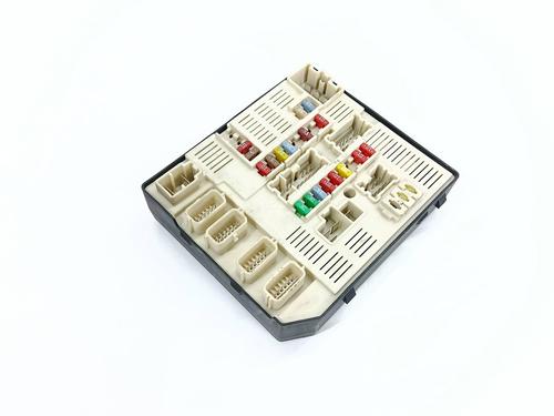Used Fuse box RENAULT LAGUNA III (BT0/1) [2007-2015]  31586713