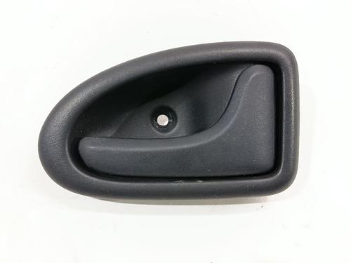 Used Front right interior door handle RENAULT MEGANE I Classic (LA0/1_) 1.9 dCi (LA05, LA1F) (102 hp) 30386077