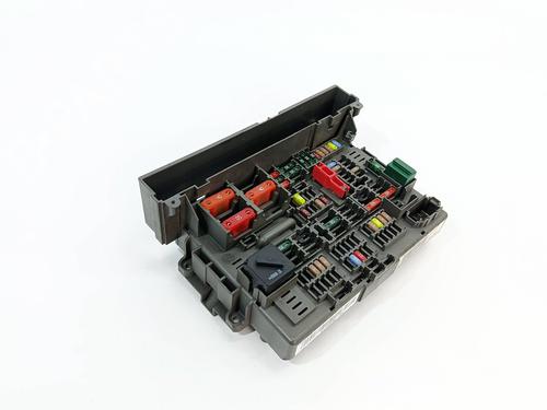 Used Fuse box BMW 3 (E90) 318 d (143 hp) 30795788