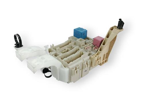 Fuse box TOYOTA YARIS (_P9_)  | BP29699048E1