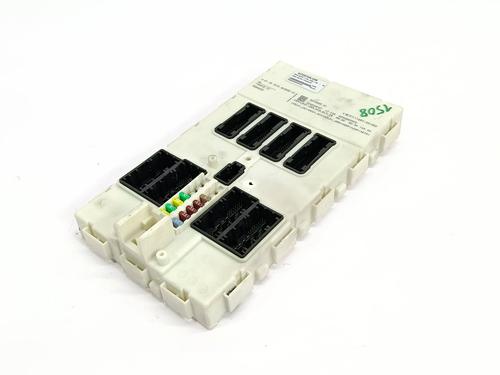 Used Fuse box Fuse box 37283884 37283884