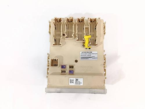 Fuse box TOYOTA AURIS Estate (_E18_) 1.8 Hybrid (ZWE186_, ZWE186R, ZWE186H) | BP28501438E1