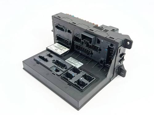 Used Fuse box Fuse box MERCEDES-BENZ E-CLASS (W211) E 270 CDI (211.016) (177 hp) 39657666 39657666