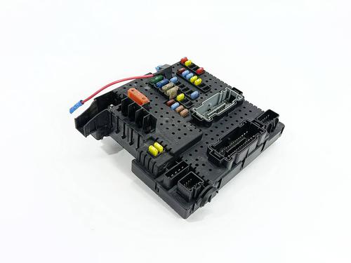 Fuse box VOLVO XC90 I (275) D5 AWD | BP31083336E1