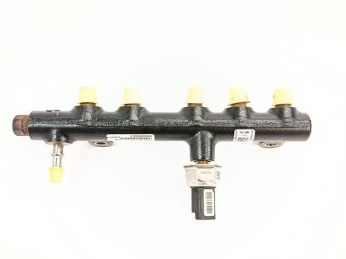 Used Injection rail FORD KUGA II (DM2) [2012-2025]  28129738