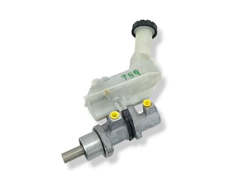 brake-master-cylinder-renault-clio-iii-br01-cr01-2005-2006-2007-2008-2009-2010-2011-2012-2013-2014-31884987 main image