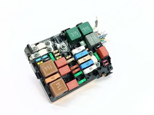 Used Fuse box Fuse box 39234224 39234224