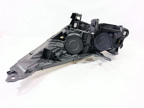 Right headlight PEUGEOT 5008 (0U_, 0E_) 1.6 HDi | BP30192618C29 