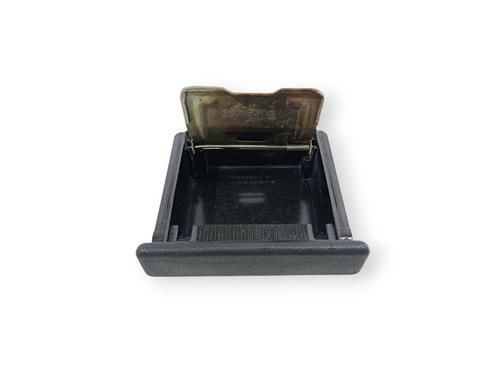 Używane Popielniczka MITSUBISHI PAJERO PININ I (H6_W, H7_W) 2.0 GDI (H67W, H77W) (129 hp) 30500480