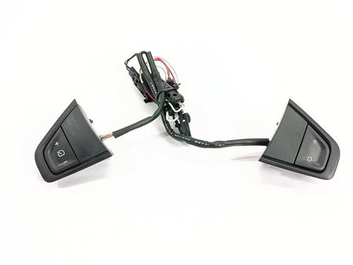 Used Steering wheel controls Steering wheel controls RENAULT SCÉNIC III (JZ0/1_) [2008-2016] 39751261 39751261