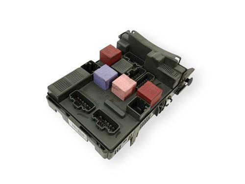 Used Fuse box RENAULT LAGUNA II (BG0/1_) [2001-2007]  30737954